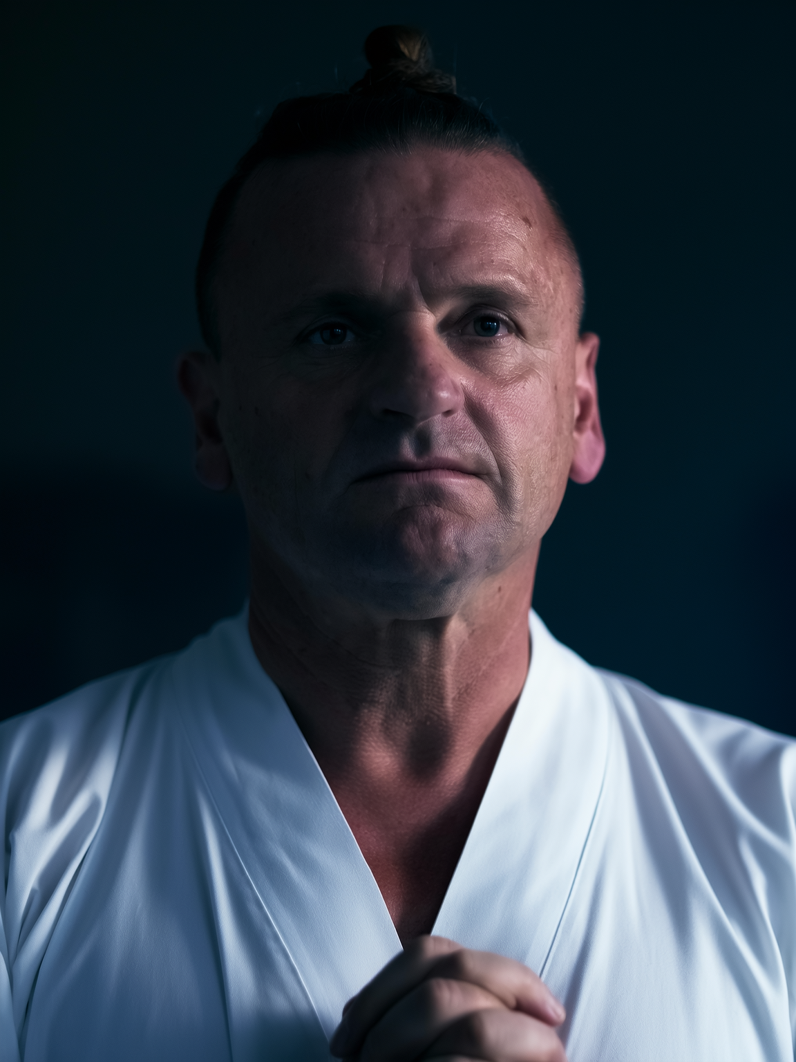 Portret w półmroku